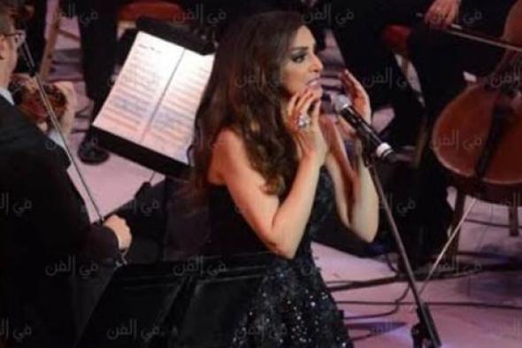 بالفيديو- إحساس أنغام في "أكتب لك تعهد" بحفل الأوبرا يحصد مليون مشاهدة