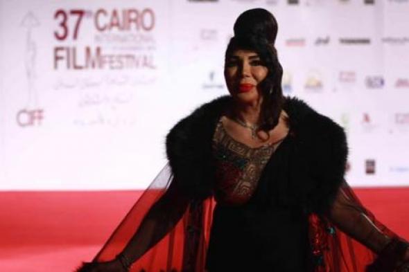 غادة إبراهيم تدافع عن إطلالتها في مهرجان القاهرة السينمائي: الفستان كلفني كثيرا