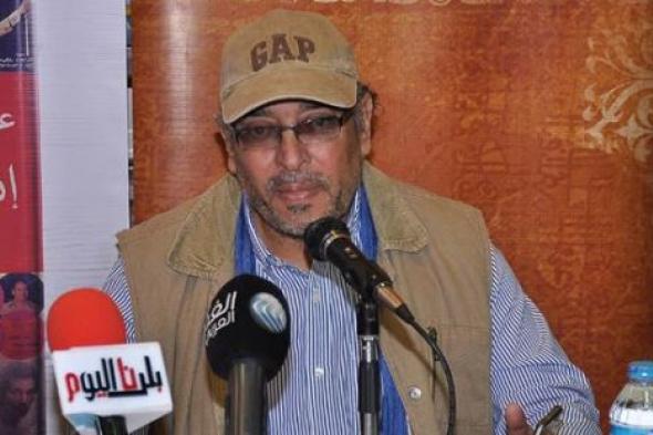 بالصور- محمد هنيدي وعلاء عبد الخالق يحتفلان مع عمر طاهر بطرحه لـ "إذاعة الأغاني"