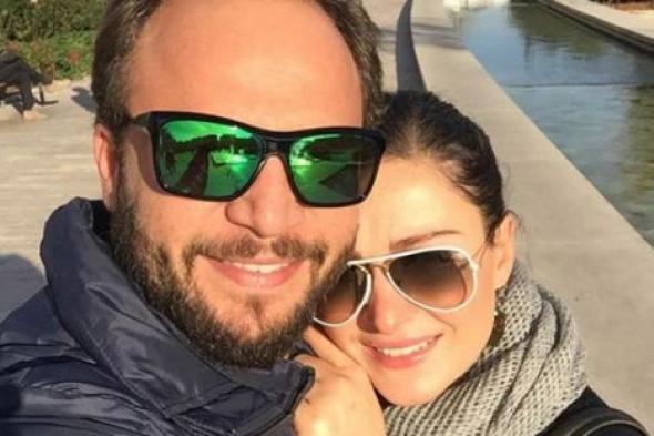 صورة- مكسيم خليل يرسل رسالة رومانسية لزوجته احتفالا بعيد زواجهما الـ 11