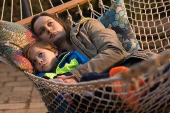 فيلم افتتاح مهرجان دبي السينمائي: "غرفة".. ثلاث حكايات وثلاث نقاط تميز