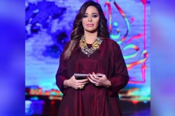 بالصور- داليا البحيري تعود للتقديم في "أنا مصر"