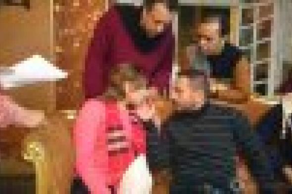 بالصور.. محمد نجاتي ينضم لـ "شاطئ المرح" ويجري البروفات