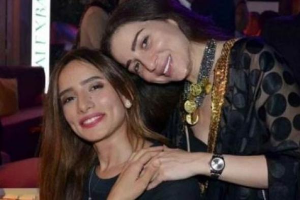 صورة- زينة لمي عز الدين: هتلاقيني جنبك زي ما وقفتي جنبي