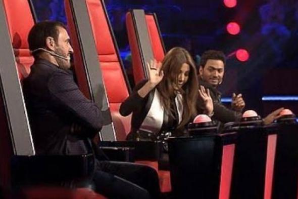 بالفيديو- طفلة تجبر نانسي عجرم على البكاء والانسحاب من مسرح The Voice Kids.. والسبب؟
