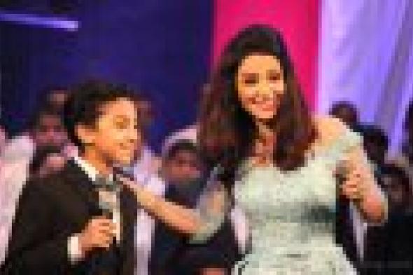 بالصور.. ديانا حداد تشعل مسرح جامعة مصر وتشارك نجم "The Voice Kids" الغناء