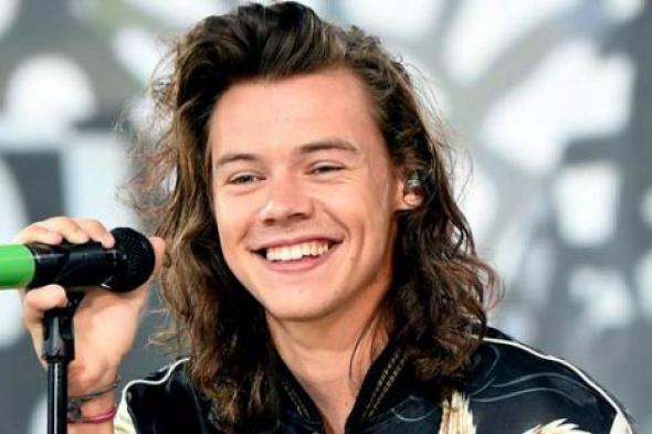أخت كيم كارداشيان الصغرى طلبت من أحد أعضاء One Direction أن يُكثر من استحمامه