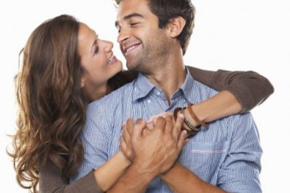 10 عبارات يعشق الرجل سماعها منكِ