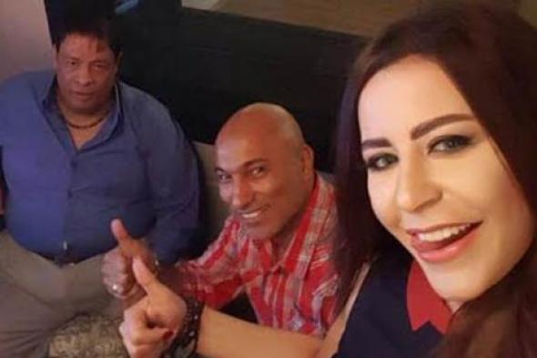 بالصور- كواليس تسجيل دويتو عبد الباسط حمودة وسالي خليل لـ"الحب ولع في الدرة"