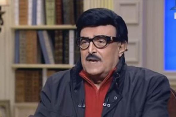 بالفيديو- سمير غانم: دلال عبد العزيز كانت تطاردني لتتزوجني وخنتها ولا 400 مرة