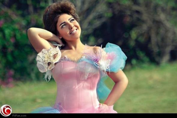 صورة- هذا الطفل جعل مي كساب تركض خلفه لالتقاط صورة معه