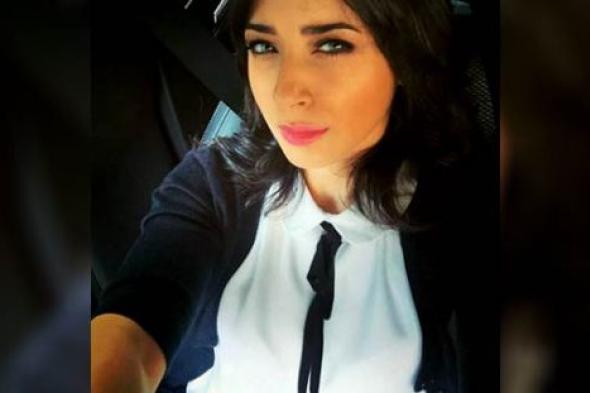 بالفيديو- ساندي تحتفل بعيد ميلادها مع جمهورها وتسألهم عن رأيهم في Love