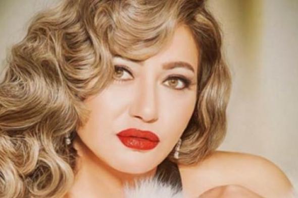 صورة- ليلى علوي مع ابنها: "نور عيني كبر"