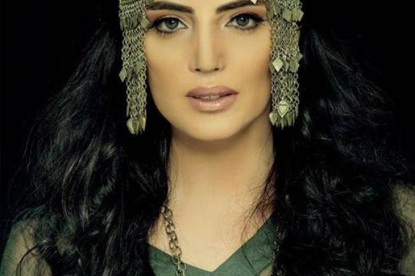 بالصور- حورية فرغلي تتزين بالفضة في أحدث جلسة تصوير