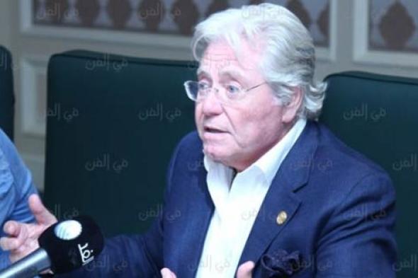 بالصور- حسين فهمي يناقش نتائج الثورات العربية في "زمن"