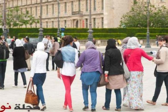 فرنسا.. منع طالبةٍ من دخول الفصل لارتدائها تنورة طويلة