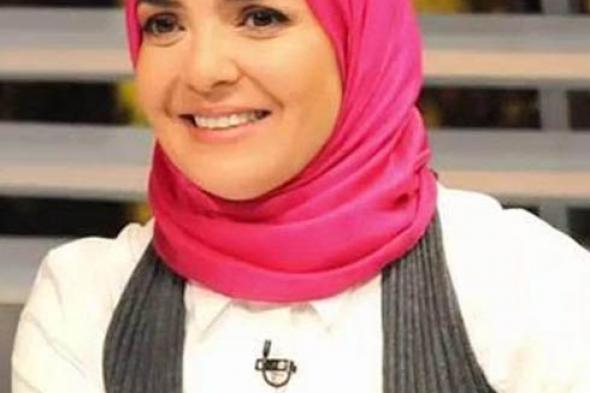 مني عبدالغني تكشف لـ"في الفن" تفاصيل عودتها بألبوم اجتماعي