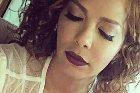 صورة- أصالة تغير رحلتها وتسافر على خطوط مصر للطيران دعما لها