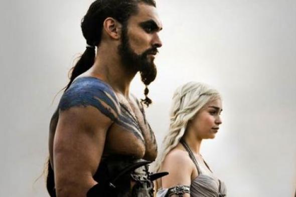 جايسون موموا عن تعري إميليا كلارك في Game of Thrones مجددا: لا تعبثوا مع حبيبتي