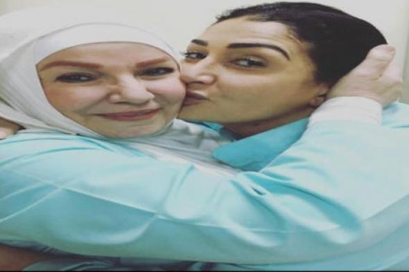 صورة- مشيرة إسماعيل برفقه غادة عبد الرازق في مسلسل "الخانكة"