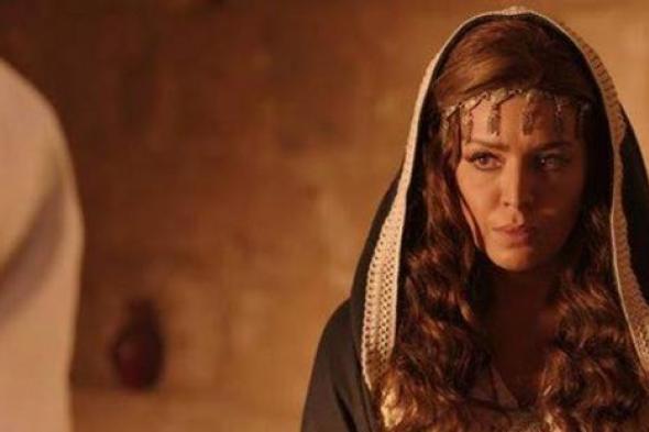 بالفيديو- أمل بشوشة تحاول قطع رقبتها للتخلص من وشم في أحداث مسلسل "سمرقند"