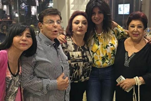 بالصور- السحور يجمع ميرفت أمين وإلهام شاهين ونبيلة عبيد وشريف منير وبوسي شلبي