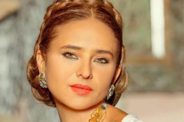 بالصور- نيللي كريم في جلسة تصوير جديدة