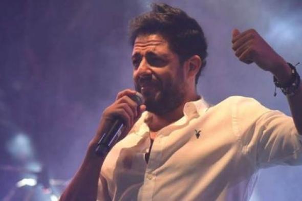 بالفيديو.. حماقي يضرب من جديد ويبهر الجمهور بفيديو "ما بلاش"  لهذه الأسباب