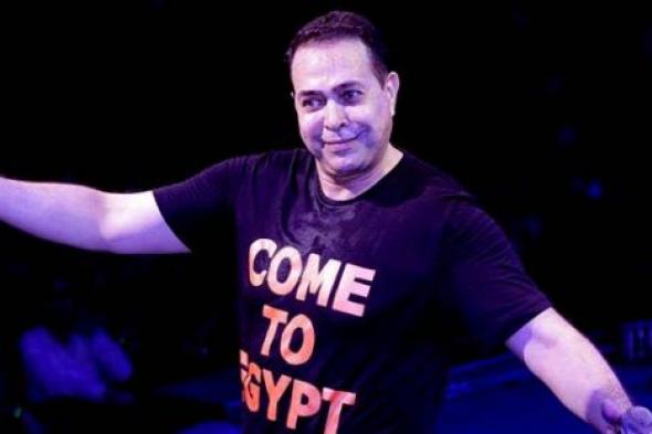 بالصور- اعرف كيف روج حكيم للسياحة المصرية في جولته الغنائية بنيويورك