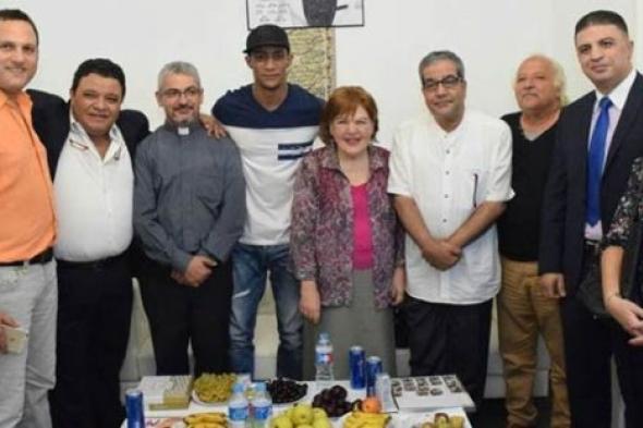 بالصور.. مسرح الهرم يرفع لافتة كامل العدد بـ "أهلاً رمضان"
