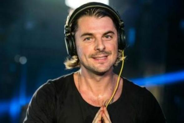 أكسويل عضو فريق Swedish House Mafia يتحداك أن تصنع فيديو أغنيته الجديدة مقابل 8 ألاف دولار