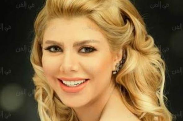 أميرة فتحي تشارك جمهورها بصورة من طفولتها