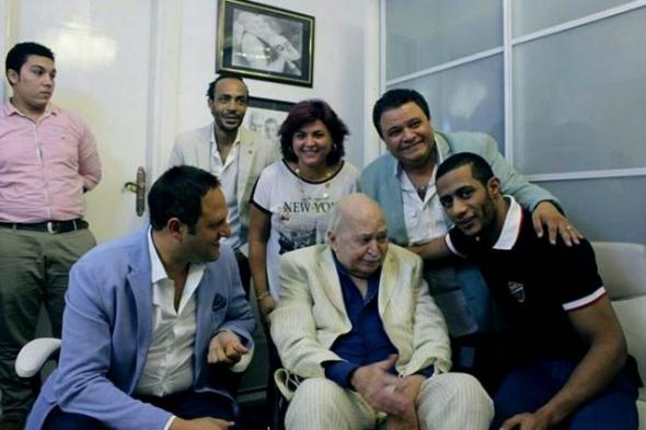 بالصور: محمود العسيلي مع زوجته في إيطاليا بعد طرح "يا ناس"
