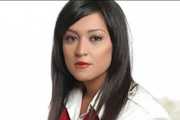 أول صور لمروة عبد المنعم بعد طلاقها .. مرح وضحك أمام حمام السباحة