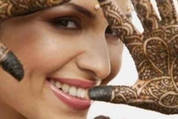 لماذا حذّرت سلطنة عُمان النساء من استخدام الحناء السوداء؟!