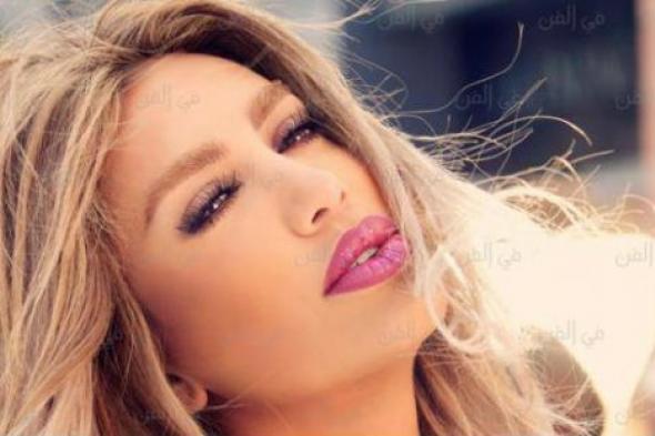 هل تدعم مايا دياب المثلية الجنسية بهذه الصورة؟