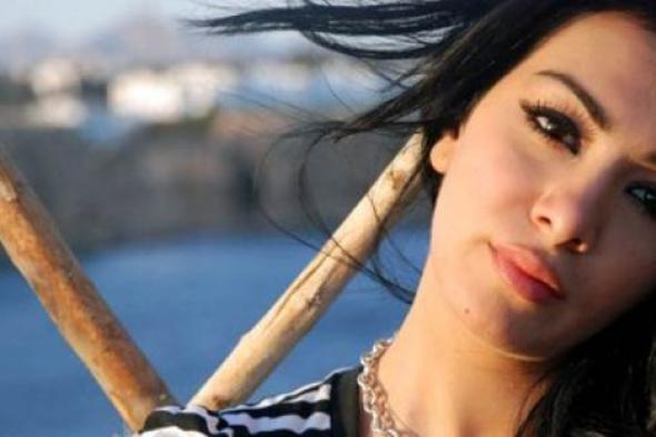 بالفيديو- عين الحسود تصيب ميريهان حسين