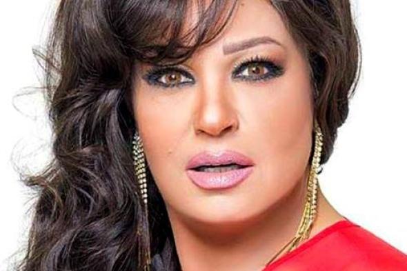 فيفي عبده تروج لحسابها على سناب شات