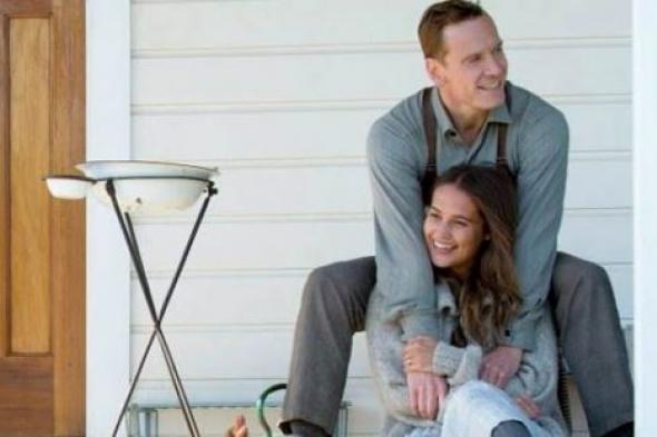 فيلم The Light Between Oceans.. ضلال الحزن تسيطر على القصة رغم السعادة التي تشع على وجه الأبطال