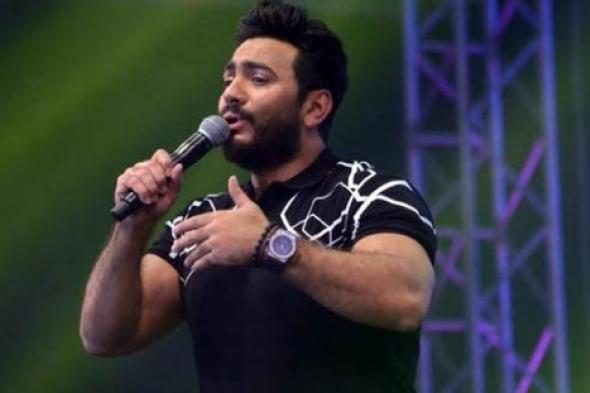 صورة- تامر حسني يصل واشنطن استعدادًا لجولته الغنائية