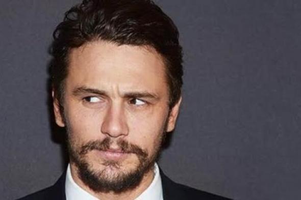 جيمس فرانكو يتعدى على مصور أثناء حفل لانا ديل راي