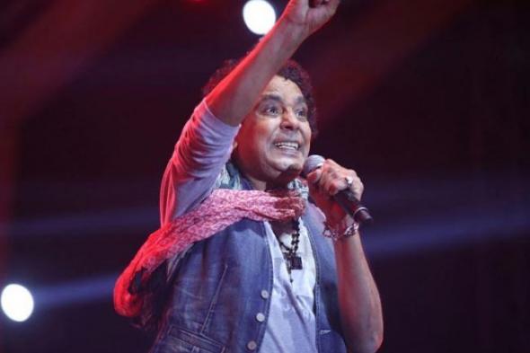 الصور الأولى لحفل محمد منير بمناسبة مرور43 عاما على انتصار أكتوبر.. وزيادة واضحة في وزنه