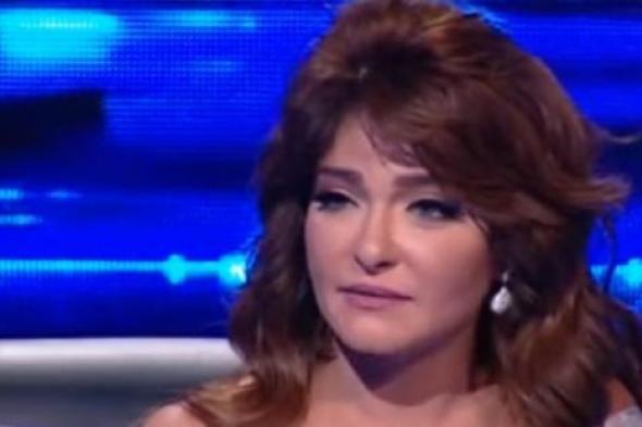 بالصور- علا غانم تتصدر الملصق الدعائي لفيلمها الجديد "عمود فقري" وتعلن موعد عرضه