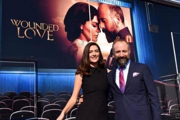 بالصور- هاليت أرجنتش وزوجته بيرجوزار كوريل في كان الفرنسية بسبب "وطني أنت"