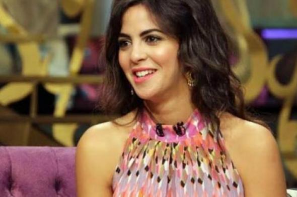 السيسي يمنح السوبرانو فاطمة سعيد درع الابداع