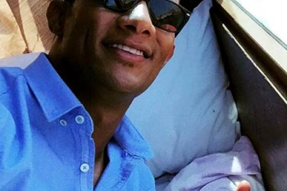 محمد رمضان يشارك جمهوره بصور من كواليس "أخر ديك في مصر" ويكشف عن اسمه بالفيلم