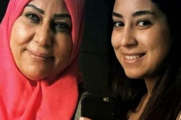 أيتن عامر تتوجه بالشكر لجمهورها وتوضح تطورات الحالة الصحية لوالدتها
