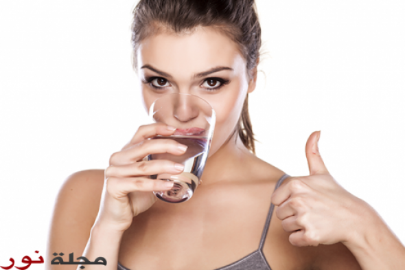 هذا ما يحدث لجسمك عند شرب المياه فور الاستيقاظ من النوم