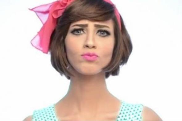 بالفيديو- رنا سماحة تحتفل مع أصدقائها بفوز منتخب مصر في الاستاد