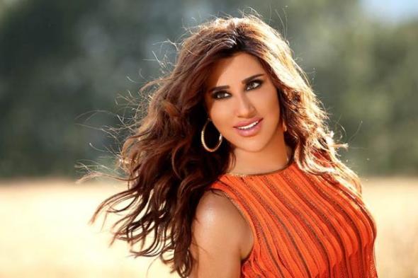 #شرطة_الموضة: نجوى كرم بإطلالة عشرينية تليق بها في Arabs Got Talent